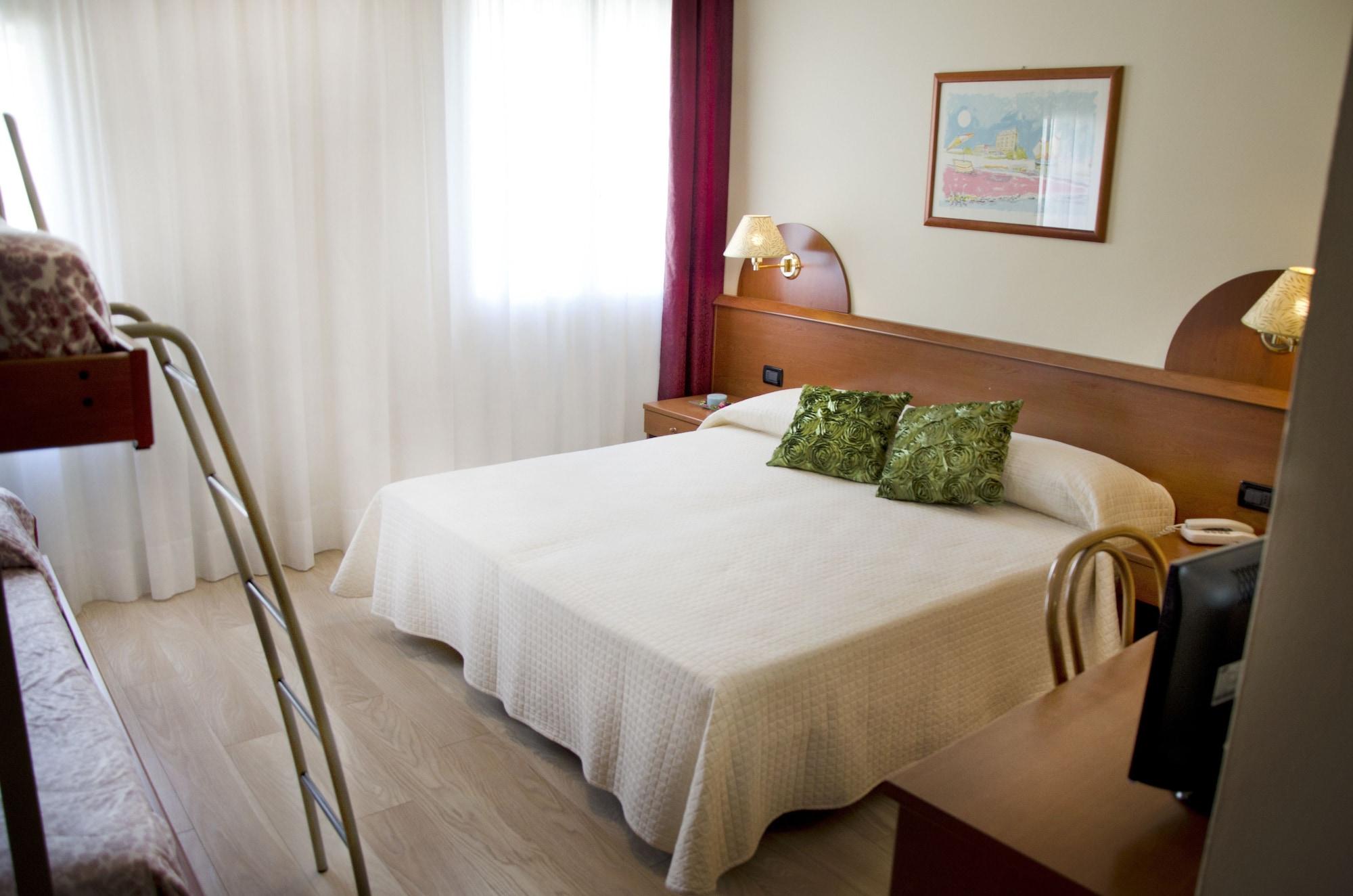 Hotel Sole Sottomarina Bagian luar foto