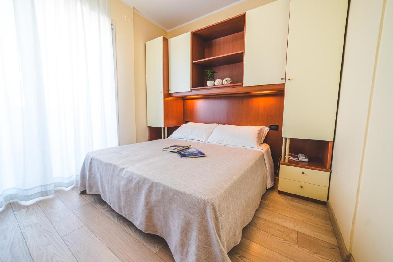 Hotel Sole Sottomarina Bagian luar foto