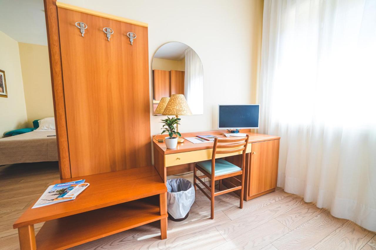 Hotel Sole Sottomarina Bagian luar foto