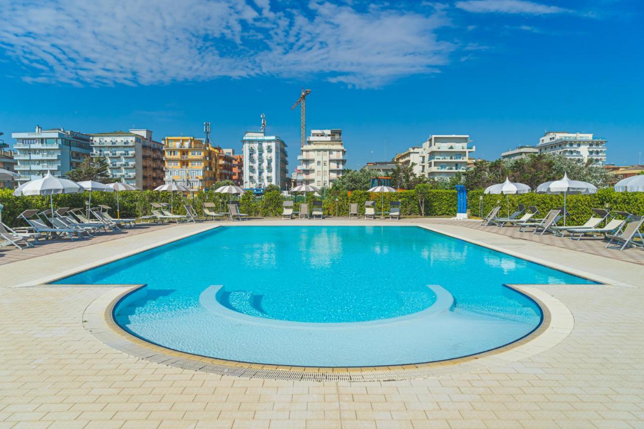 Hotel Sole Sottomarina Bagian luar foto