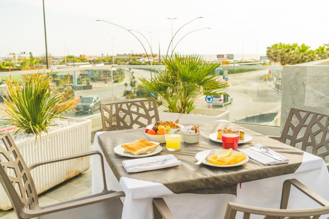 Hotel Sole Sottomarina Bagian luar foto