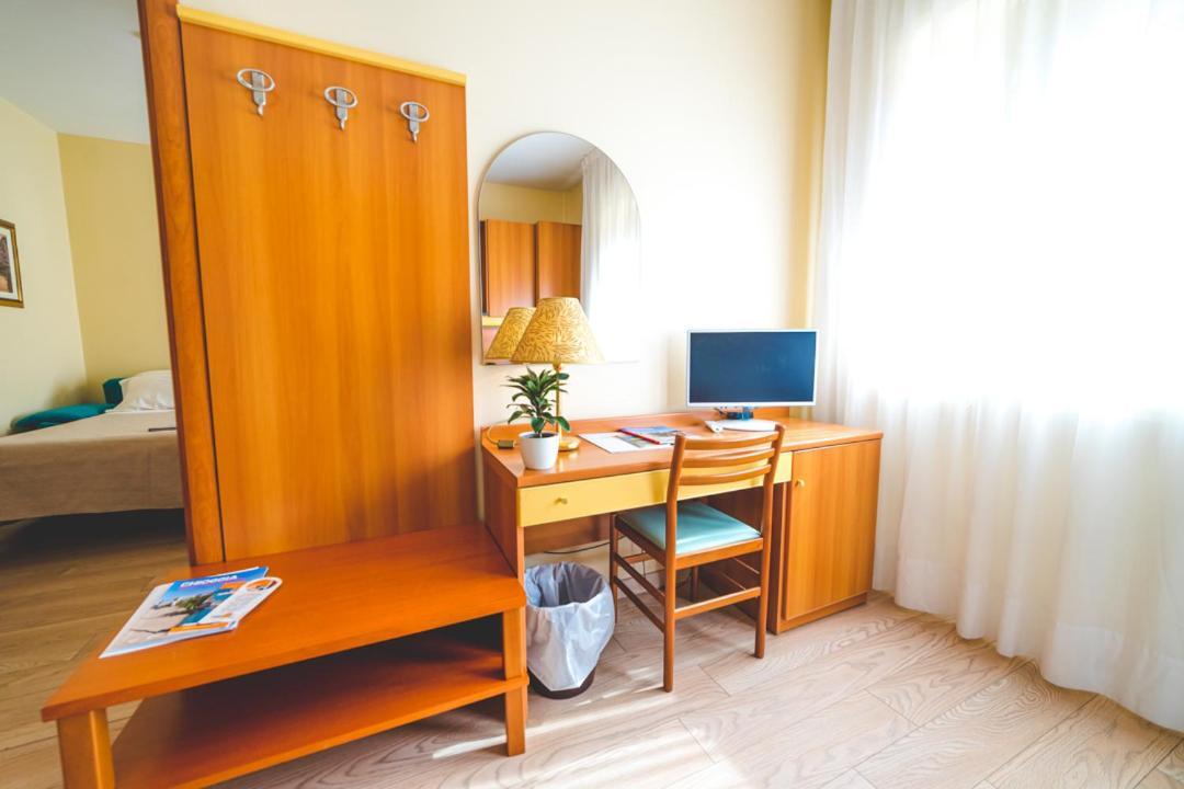 Hotel Sole Sottomarina Bagian luar foto