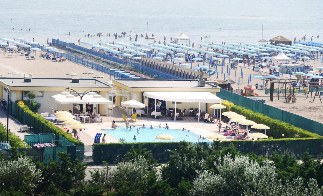 Hotel Sole Sottomarina Bagian luar foto