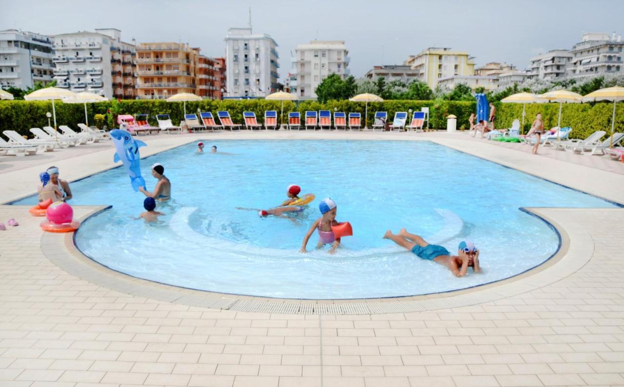Hotel Sole Sottomarina Bagian luar foto