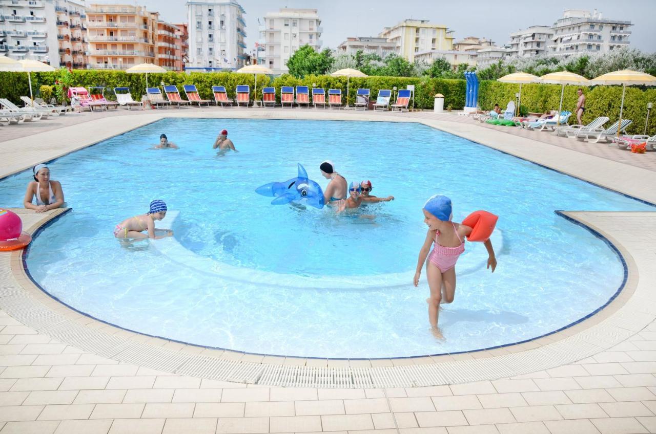 Hotel Sole Sottomarina Bagian luar foto